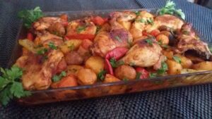 صينية الدجاج مع الخضار في الفرن على الطريقة التركية شهية ولذيذة جربوها Chicken with vegetables صينية الدجاج مع الخضار في الفرن على الطريقة التركية شهية ولذيذة جربوها Chicken with vegetables